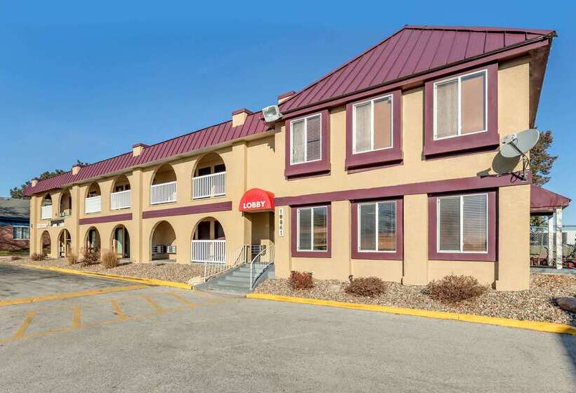 בית מלון כפרי Econo Lodge Urbandale  Northwest Des Moines