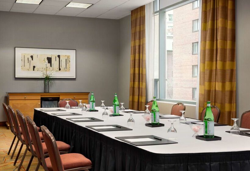 هتل Hilton Chicago/magnificent Mile Suites