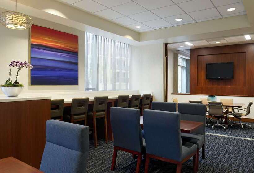 هتل Hilton Chicago/magnificent Mile Suites