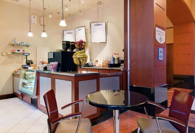 هتل Hilton Chicago/magnificent Mile Suites