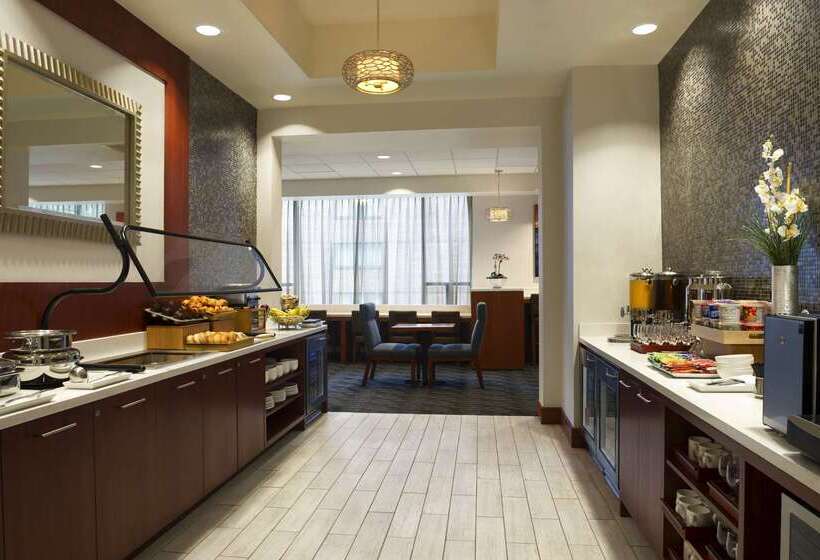 هتل Hilton Chicago/magnificent Mile Suites
