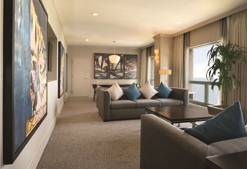 هتل Hilton Chicago/magnificent Mile Suites