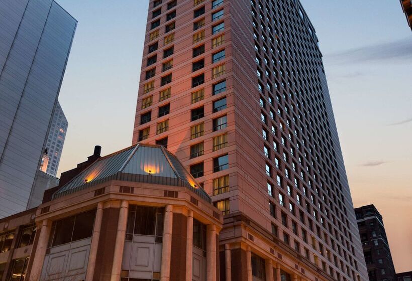 هتل Hilton Chicago/magnificent Mile Suites