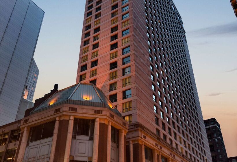 هتل Hilton Chicago/magnificent Mile Suites