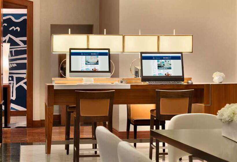 هتل Hilton Chicago/magnificent Mile Suites