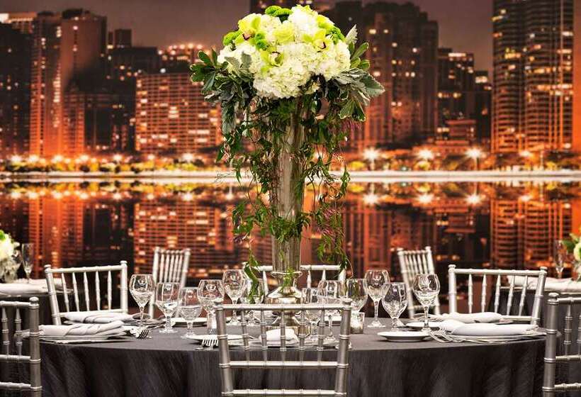 هتل Hilton Chicago/magnificent Mile Suites