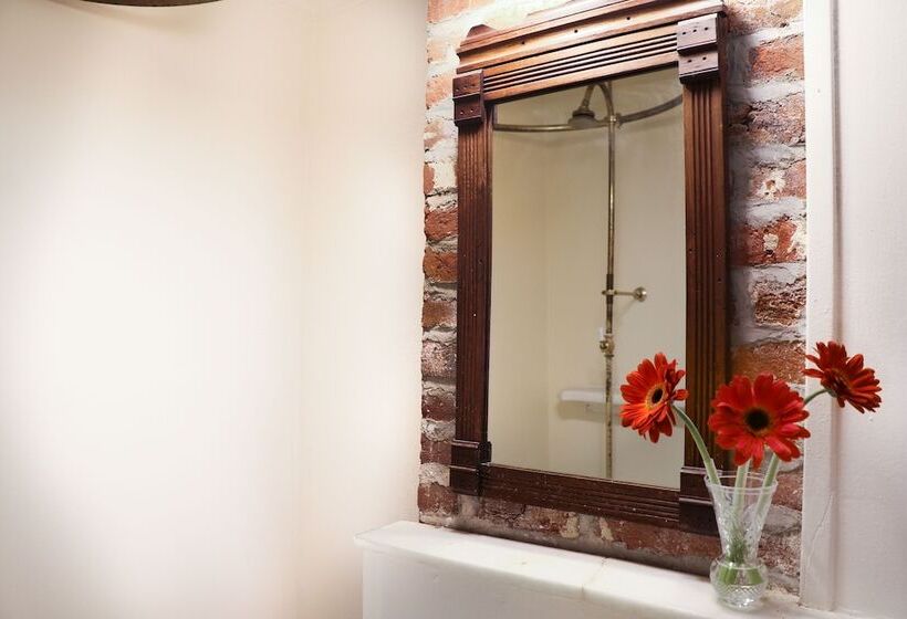 Отель Jonathan Pitney House