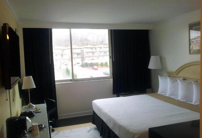 فندق Ramada By Wyndham North Bergen