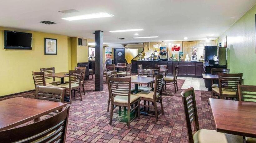 ホテル Quality Inn Barre   Montpelier