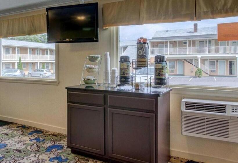 ホテル Quality Inn Barre   Montpelier