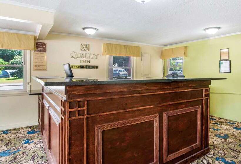 ホテル Quality Inn Barre   Montpelier