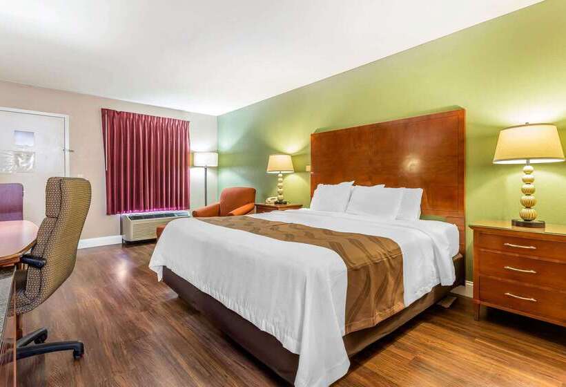 酒店 Quality Inn & Suites Near Robins Air Force Base