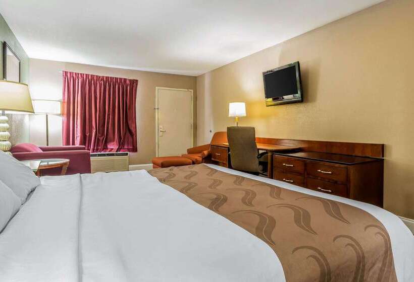 酒店 Quality Inn & Suites Near Robins Air Force Base