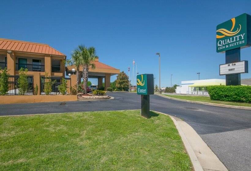 酒店 Quality Inn & Suites Near Robins Air Force Base