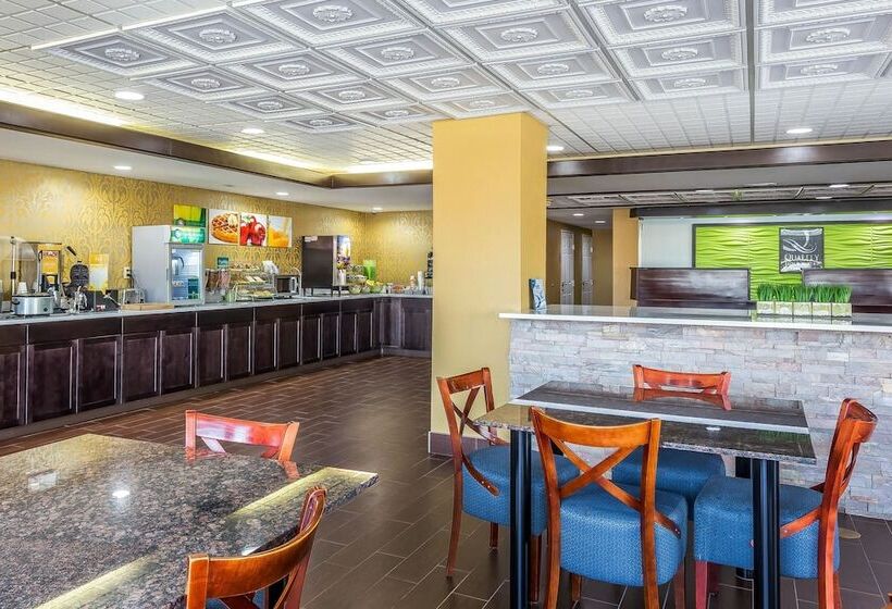 酒店 Quality Inn & Suites Near Robins Air Force Base