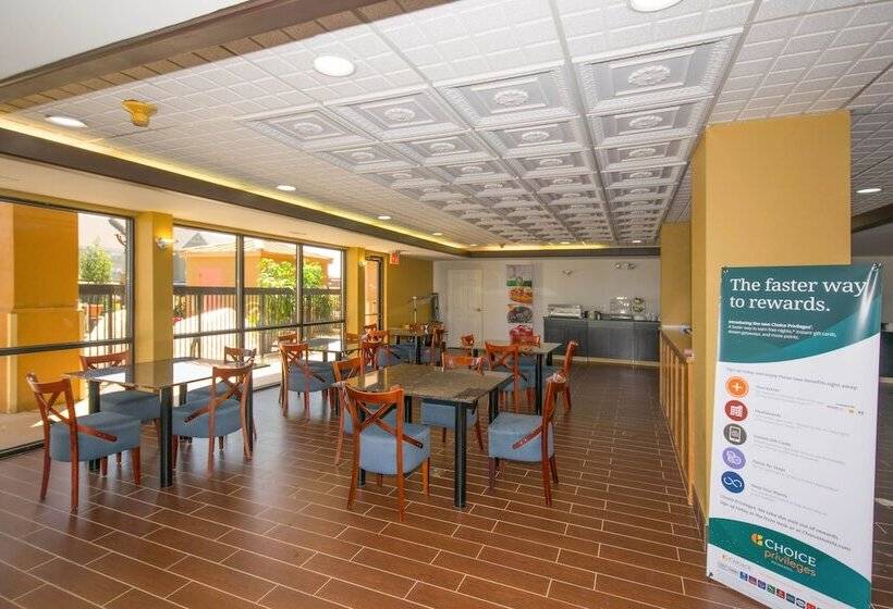 酒店 Quality Inn & Suites Near Robins Air Force Base