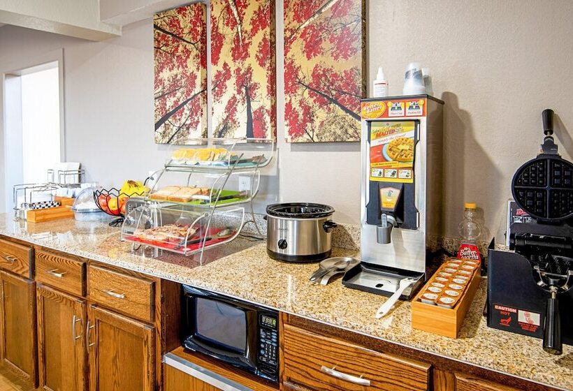 فندق Red Roof Inn Cameron