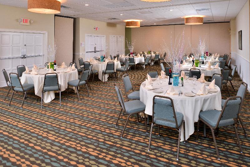 فندق Red Roof Inn Plus & Suites Tampa