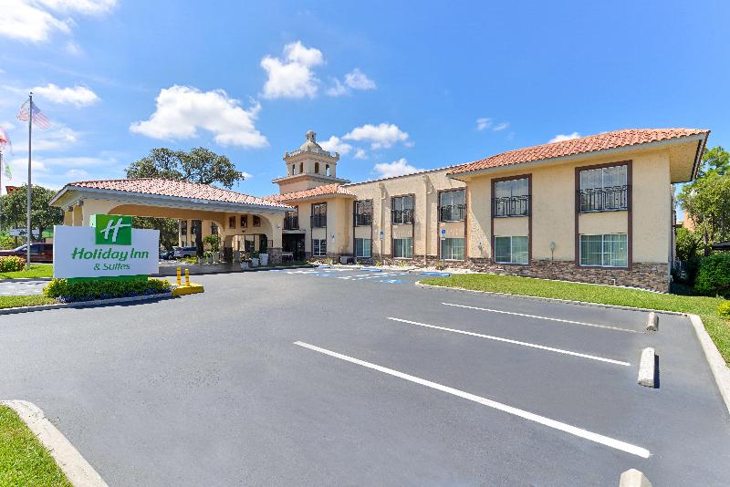 فندق Red Roof Inn Plus & Suites Tampa