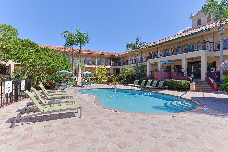 فندق Red Roof Inn Plus & Suites Tampa