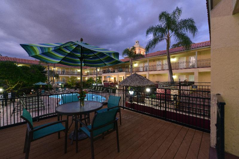 فندق Red Roof Inn Plus & Suites Tampa