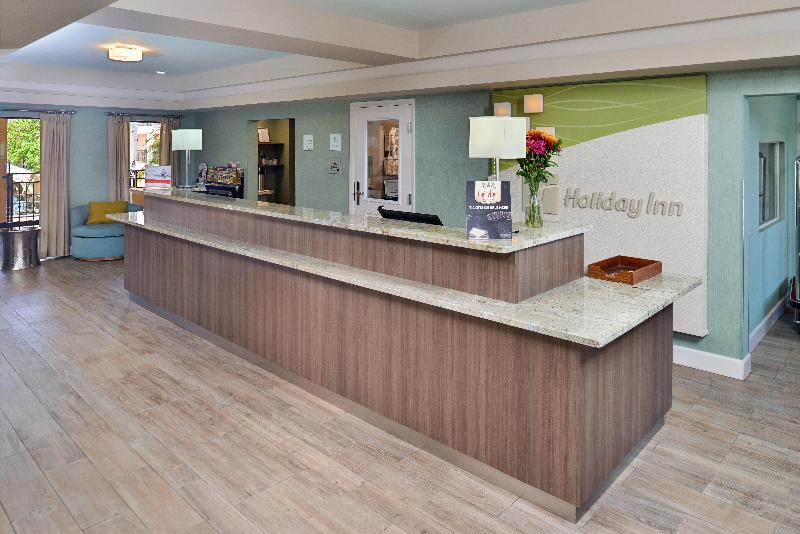 فندق Red Roof Inn Plus & Suites Tampa