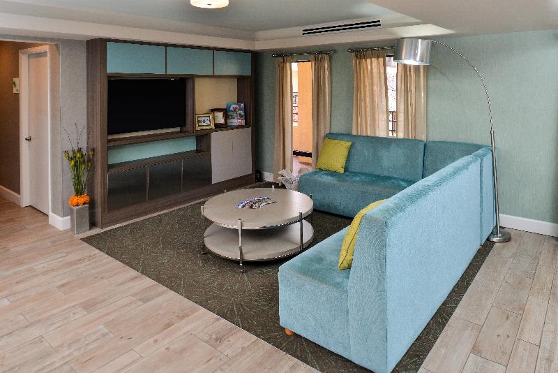 فندق Red Roof Inn Plus & Suites Tampa