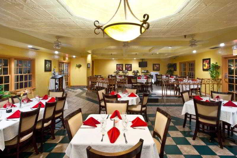 فندق Red Roof Inn Plus & Suites Tampa