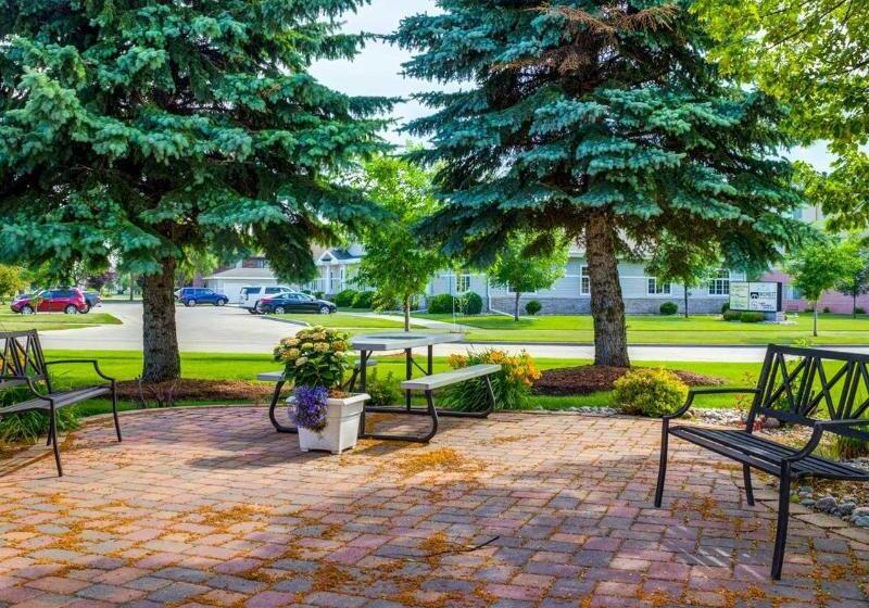 فندق Devils Lake Inn