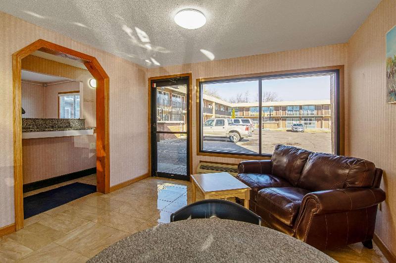 فندق Devils Lake Inn