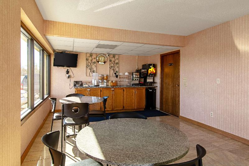 فندق Devils Lake Inn