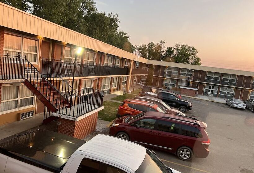 فندق Devils Lake Inn