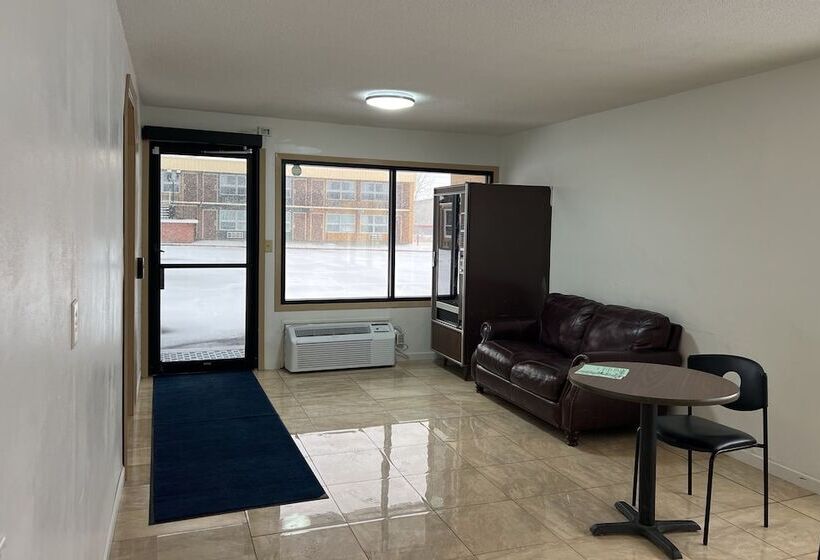 فندق Devils Lake Inn