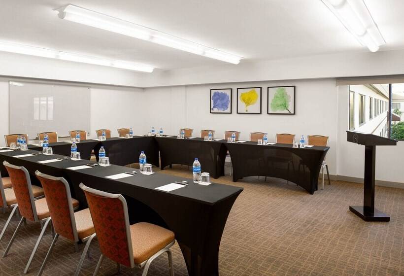 酒店 Sheraton Suites Orlando Airport