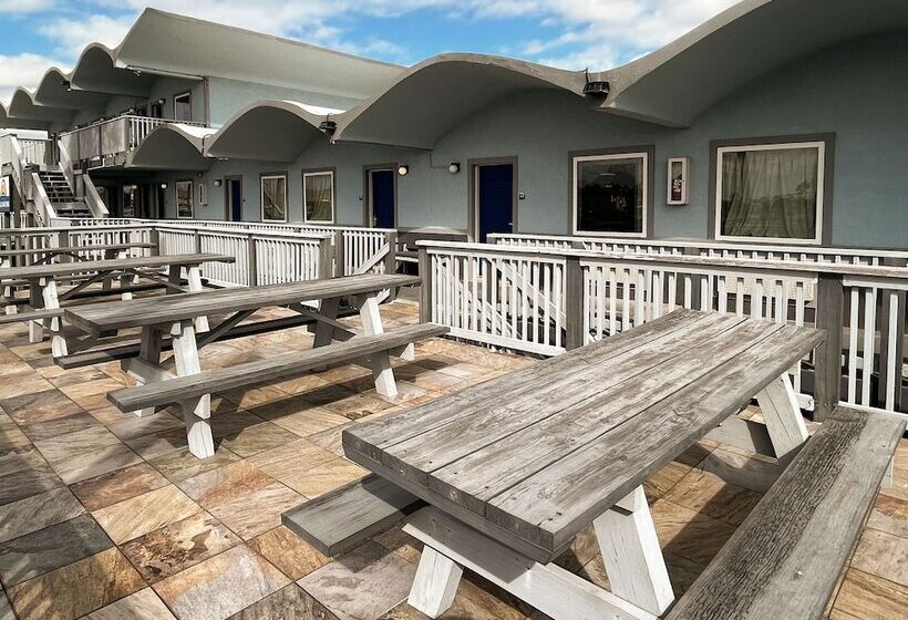 酒店 Blue Wave Inn