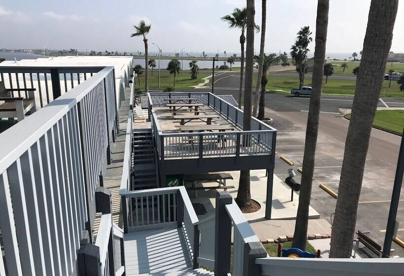 酒店 Blue Wave Inn