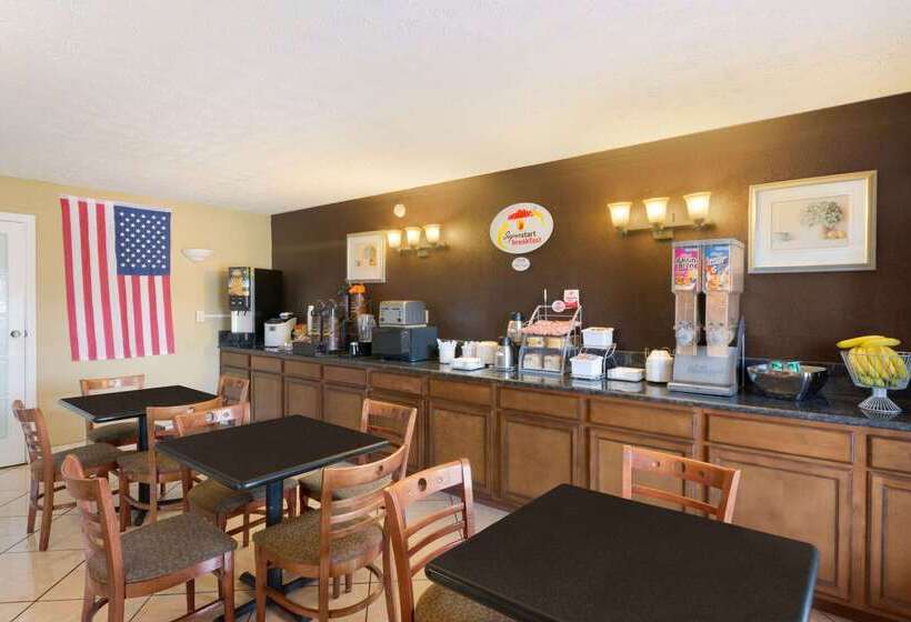 Отель Super 8 By Wyndham College Park/atlanta Airport West