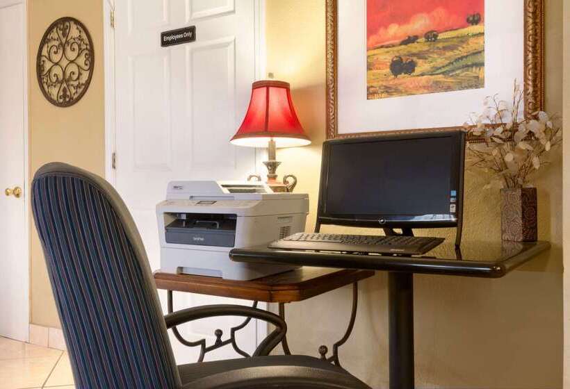 Отель Super 8 By Wyndham College Park/atlanta Airport West