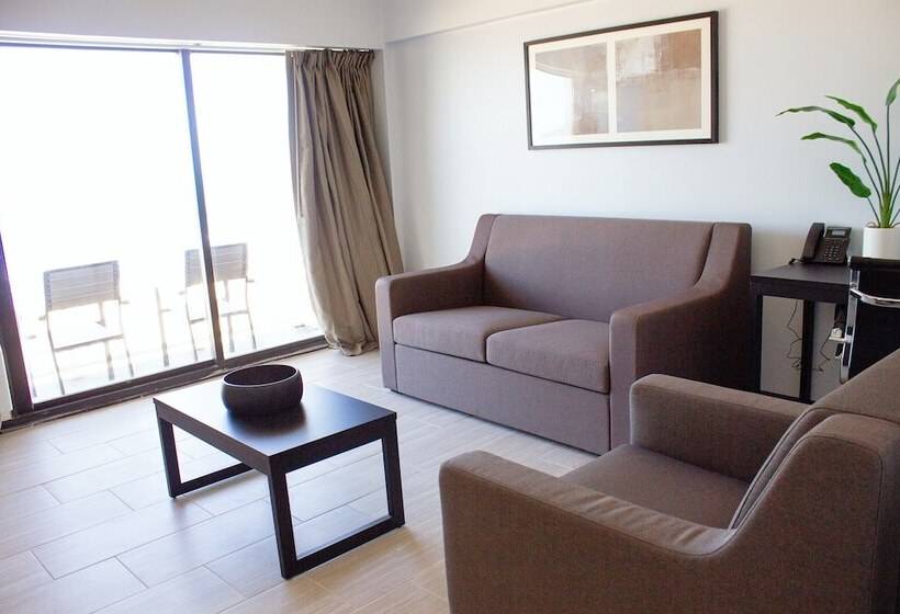 هتل Sun & Sand Resort Oceanfront Suites