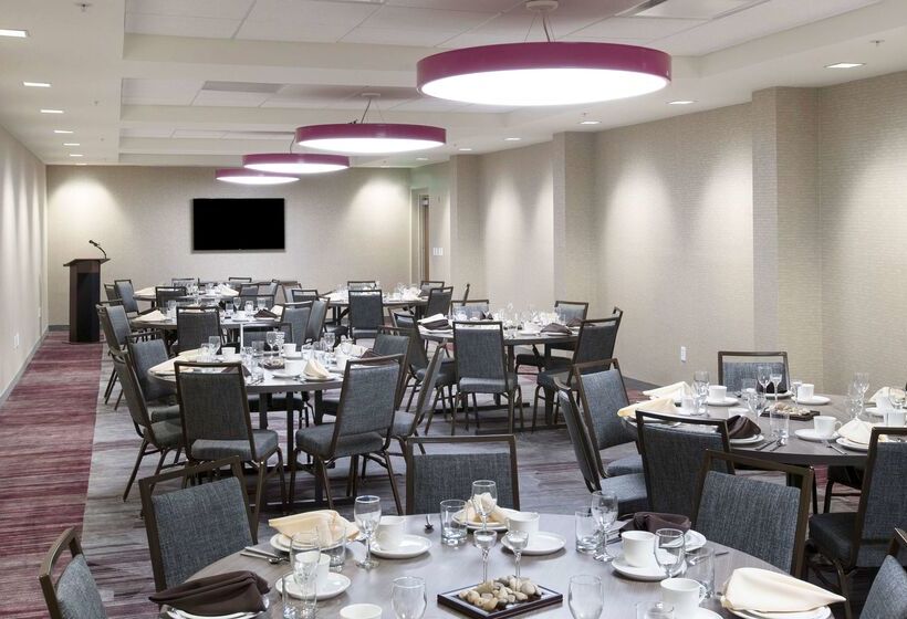 Отель Wyndham Garden At Niagara Falls