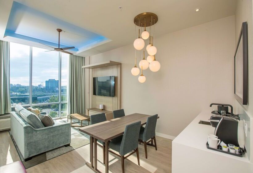 هتل Wyndham Garden At Niagara Falls