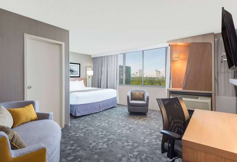 هتل Wyndham Garden At Niagara Falls