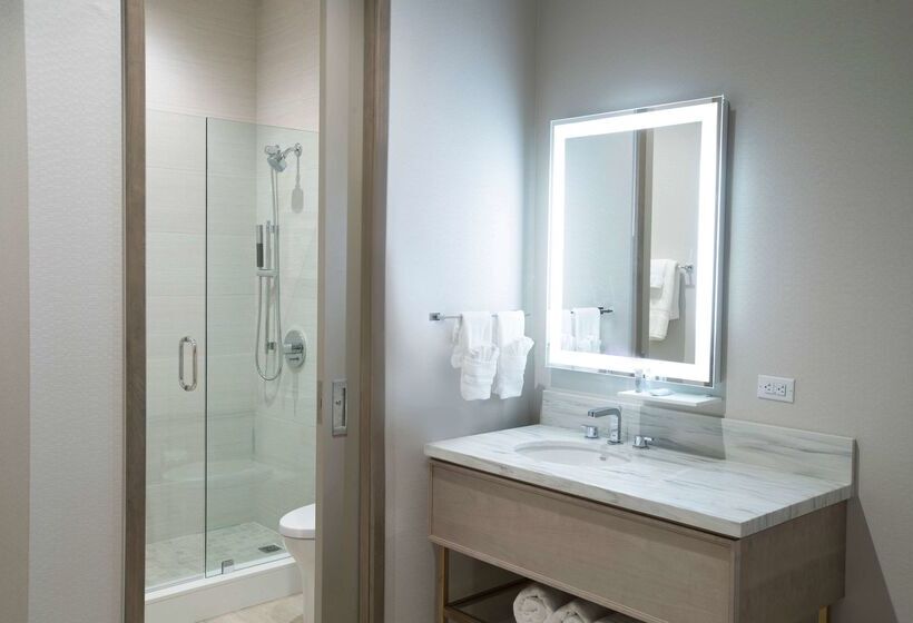 هتل Wyndham Garden At Niagara Falls