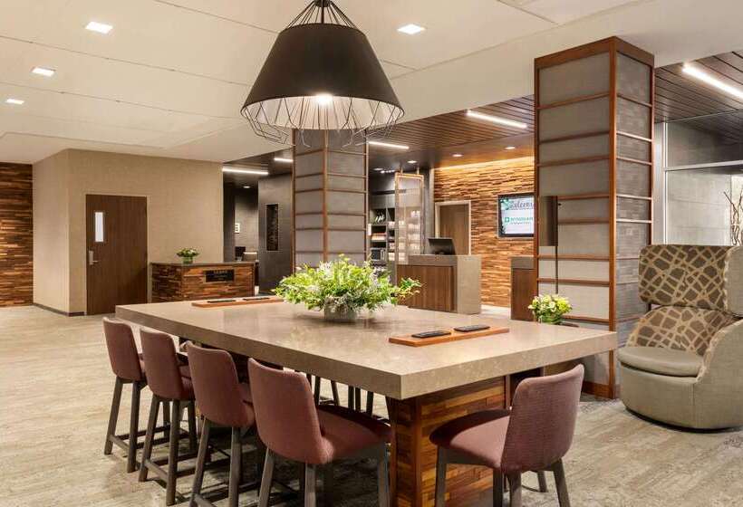 Отель Wyndham Garden At Niagara Falls