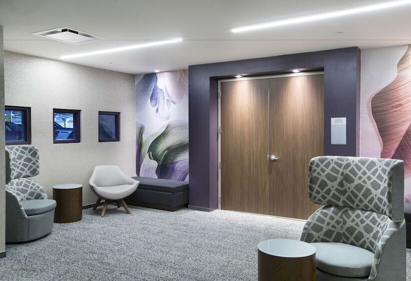 هتل Wyndham Garden At Niagara Falls