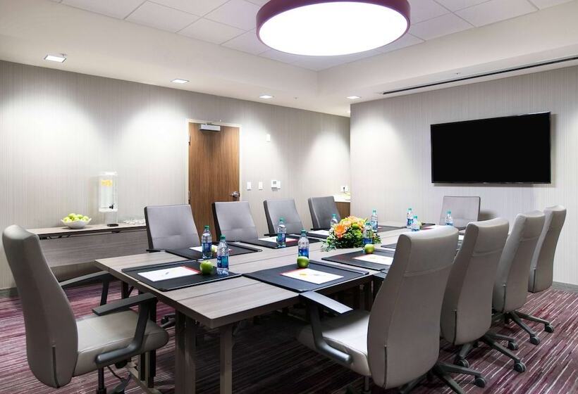 Отель Wyndham Garden At Niagara Falls