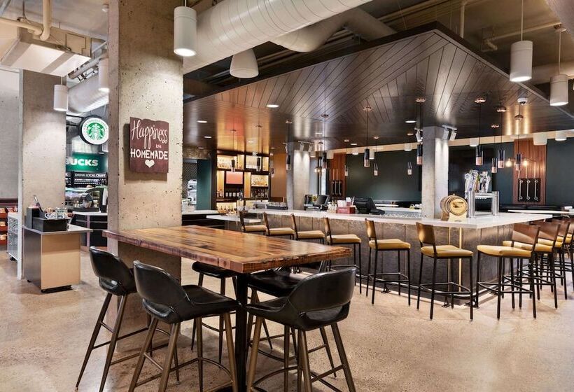 Отель Wyndham Garden At Niagara Falls