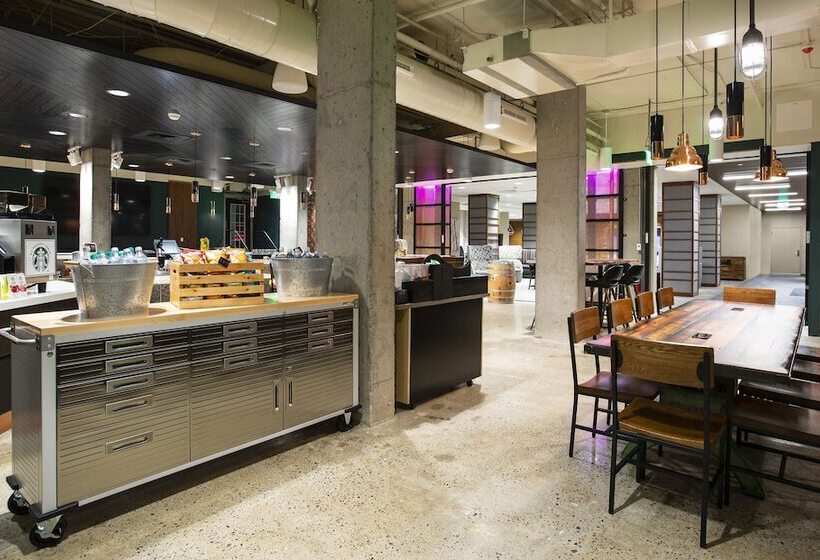 Отель Wyndham Garden At Niagara Falls