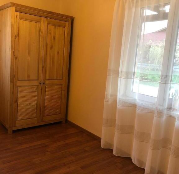 펜션 Casa Albert Valea Avrigului