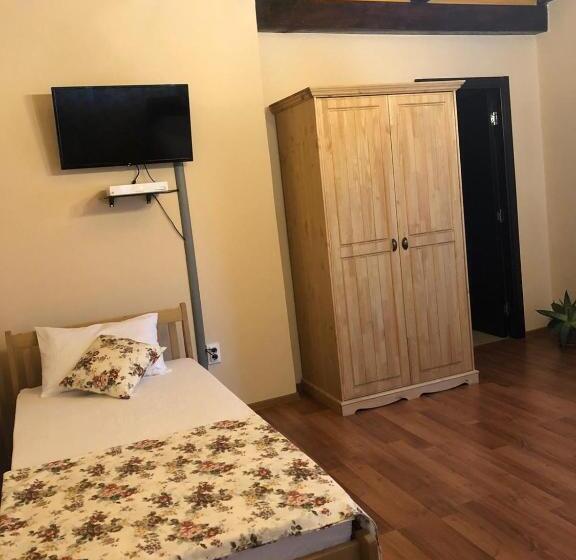 펜션 Casa Albert Valea Avrigului